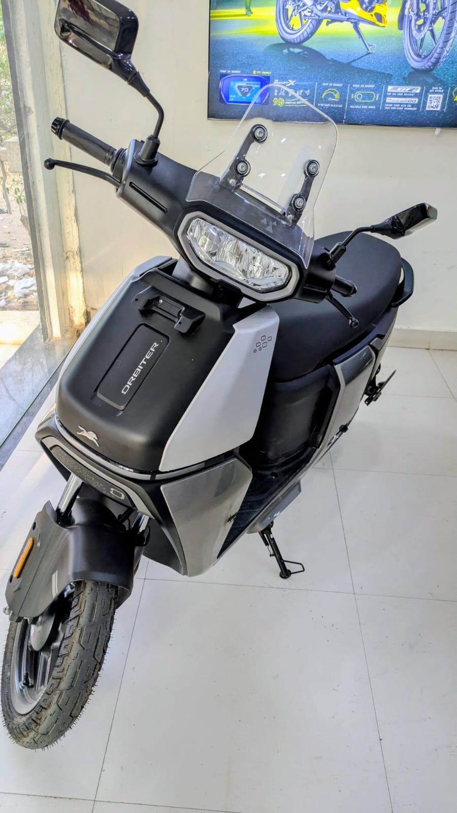 Review image by Vijay Patel