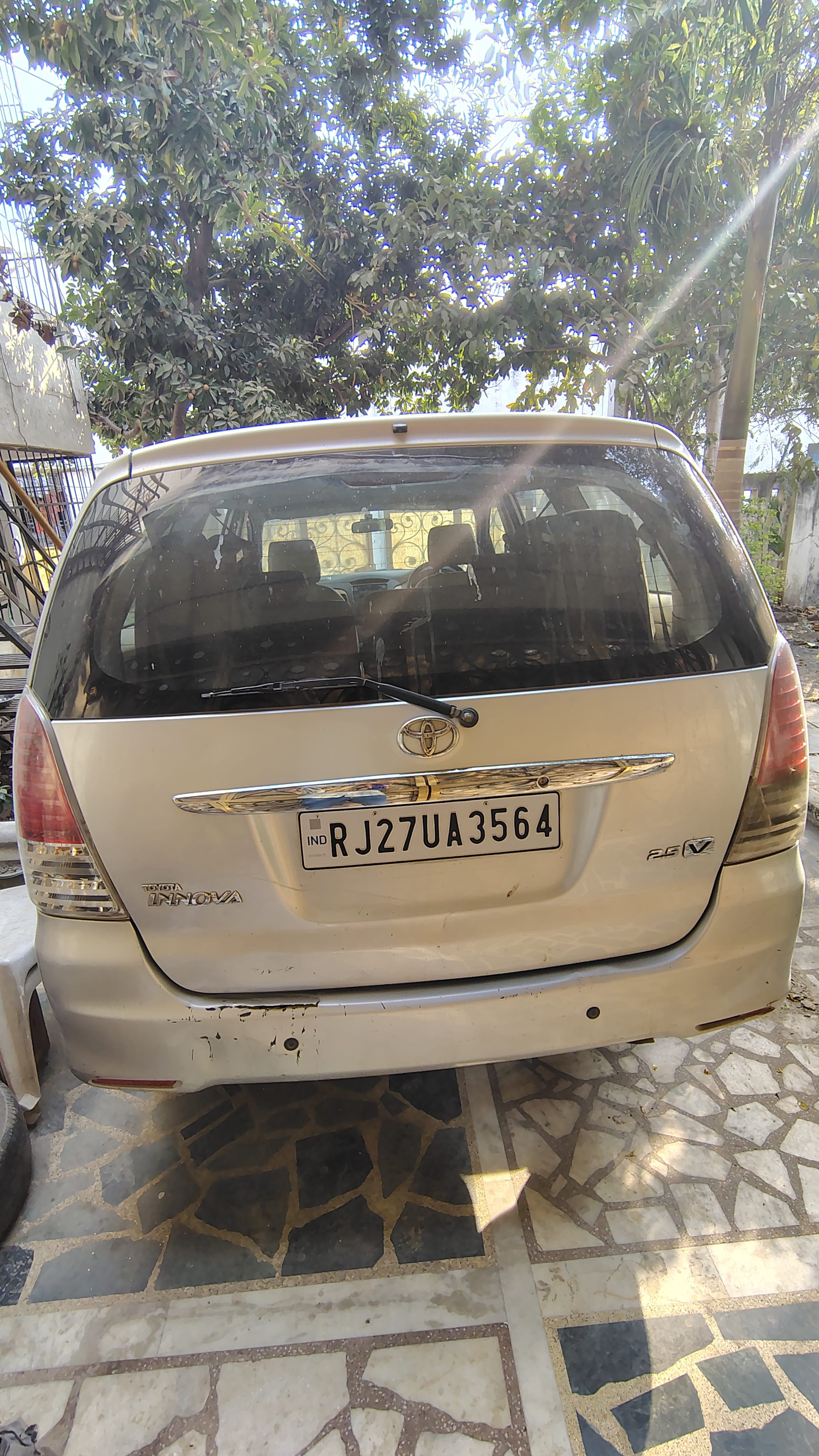 Review image by Prabhat Solanki