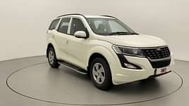 2019 Mahindra XUV500 W5