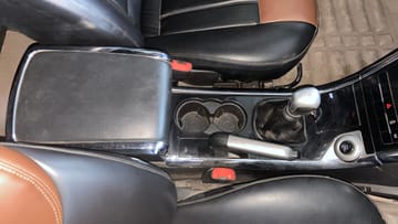 2020 Mahindra XUV500 2020-2021 W7 2020 Mahindra XUV500 2020-2021 W7