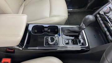 2021 Mahindra XUV700 AX 7 LUXURY P AT 7 STR 2021 Mahindra XUV700 AX 7 LUXURY P AT 7 STR