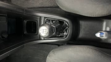 2015 Maruti Suzuki Swift VXI 2015 Maruti Suzuki Swift VXI