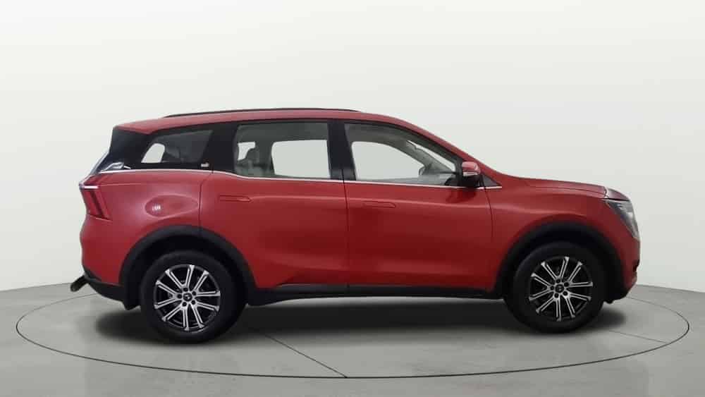 2022 Mahindra XUV700 AX 7 LUXURY P AT 7 STR