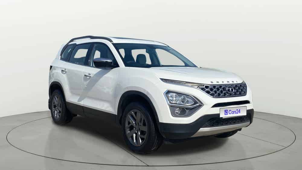 2022 Tata Safari XT PLUS