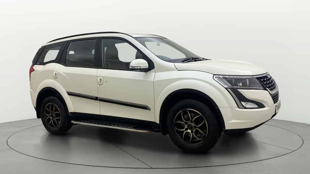 2020 Mahindra XUV500 2020-2021 W7