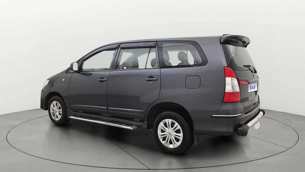 2015 Toyota Innova  2005-2019 2.5 GX 7 STR