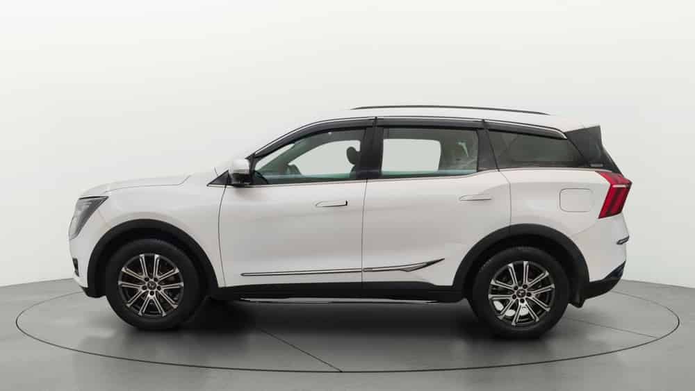 2021 Mahindra XUV700 AX 7 LUXURY D MT 7 STR