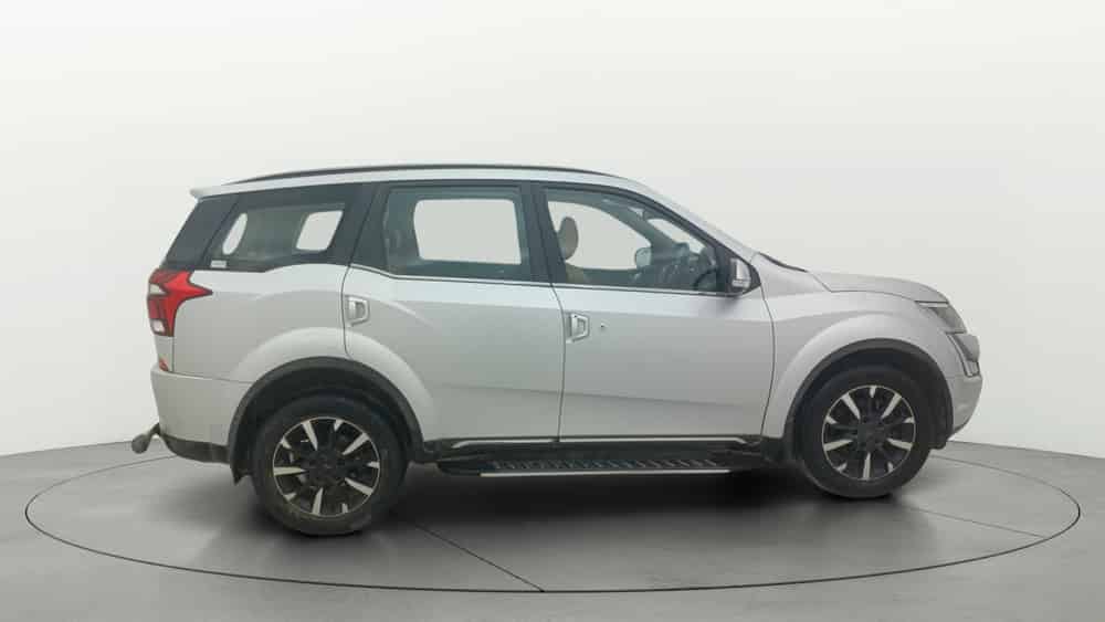 2018 Mahindra XUV500 2020-2021 W11