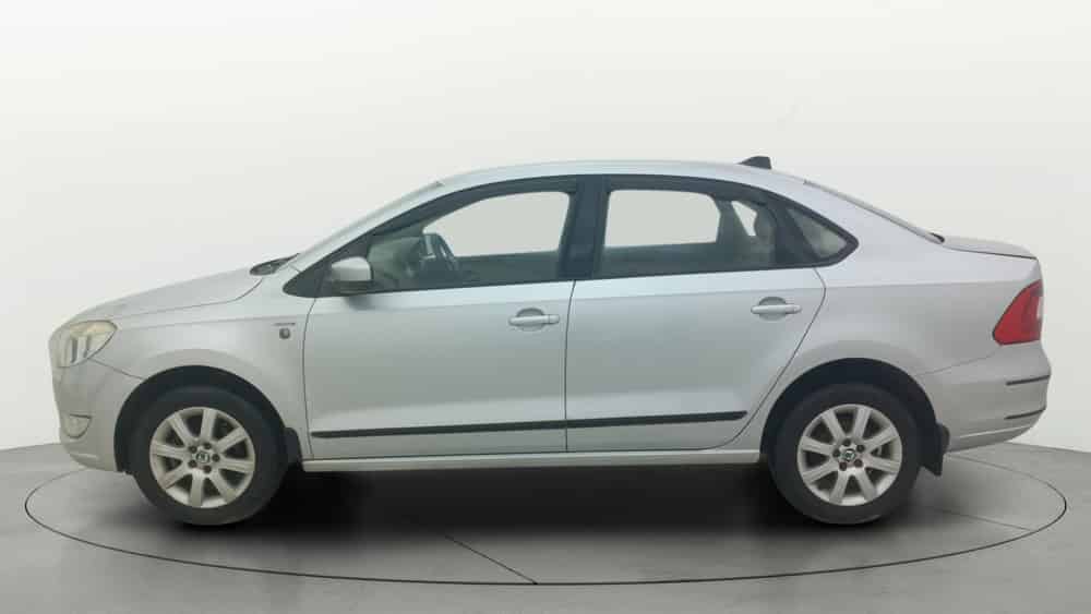 2013 Skoda Rapid 2021-2022 AMBITION 1.6 MPI MT