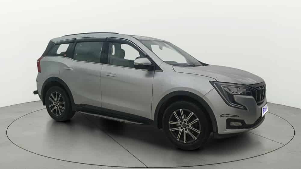 2023 Mahindra XUV700 2021-2026 AX 7 LUXURY D AT 7 STR