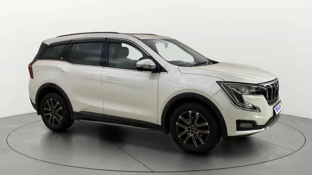 2023 Mahindra XUV700 2021-2026 AX 7 LUXURY D AWD AT 7 STR