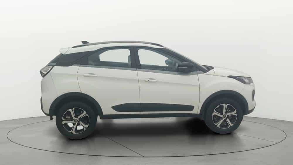 2022 Tata Nexon XZ PLUS (PREMIUM) PETROL